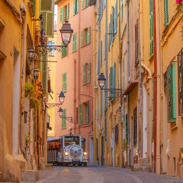 Menton Vieille Ville Petit Train