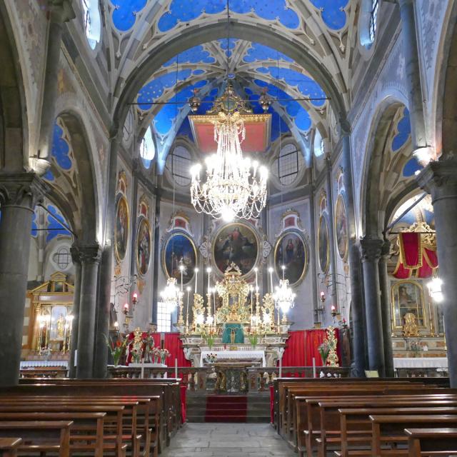 Tende Collegiale Notre Dame De L Assomption