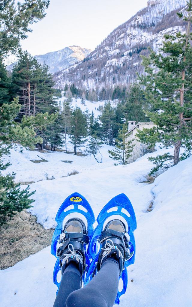 En raquettes pour profiter de la Neige