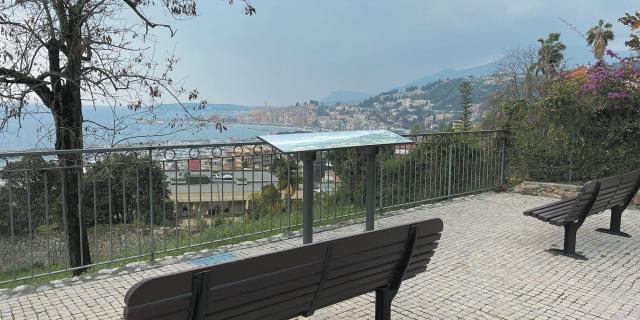 Vue depuis Garavan à Menton