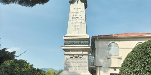 Monument dédié à l'Imperatrice Sissi à Roquebrune-Cap-Martin