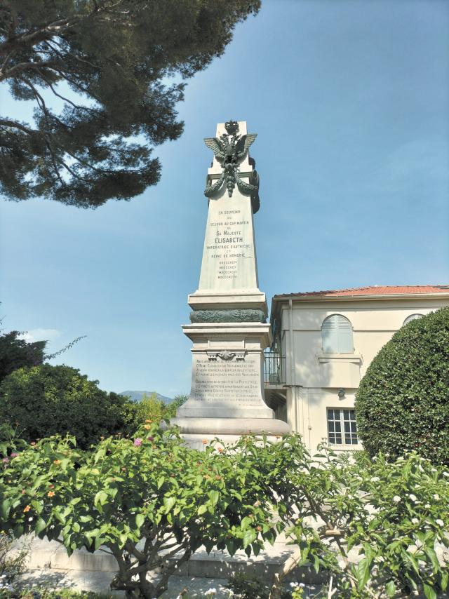 Monument dédié à l'Imperatrice Sissi à Roquebrune-Cap-Martin