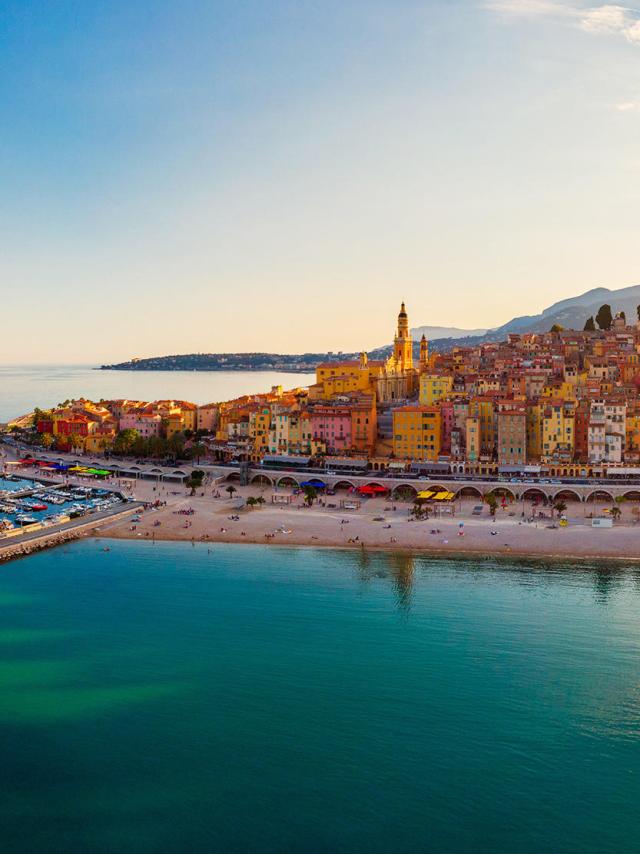 Vue sur Menton Header Shutterstock 1911469945 2000