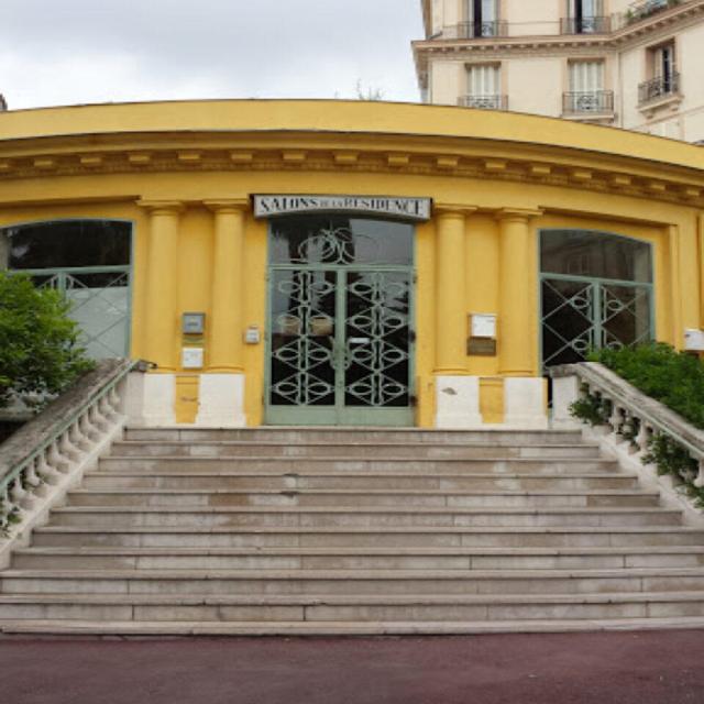 Salon Du Louvre à Menton