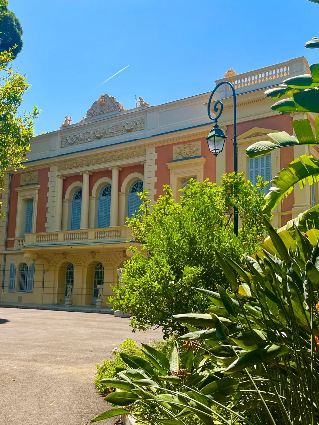 Dans les jardins du Palais Carnolès