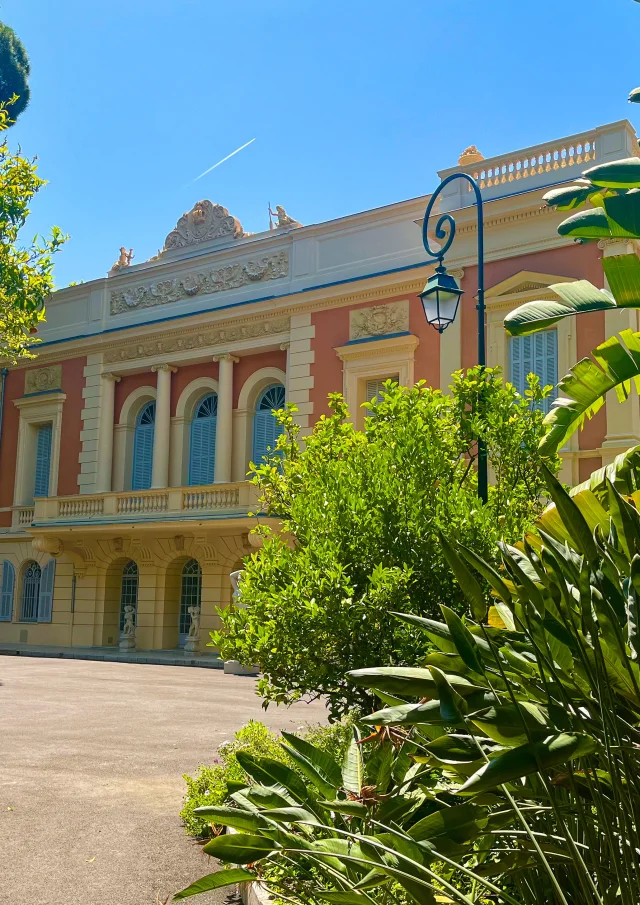 Dans les jardins du Palais Carnolès