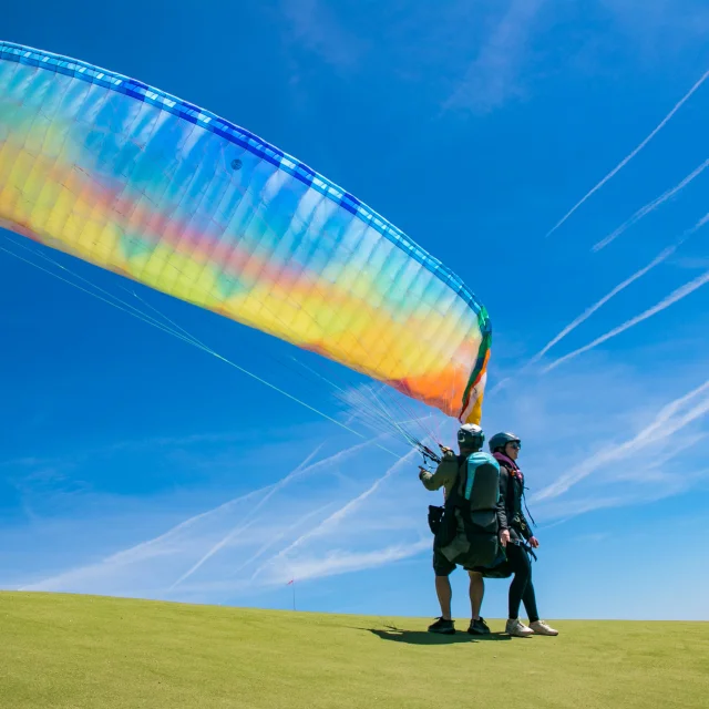 Preparation Au Decollage En Parapente Avec Azur Parapente Mont Gros Jean Francois Briand Min