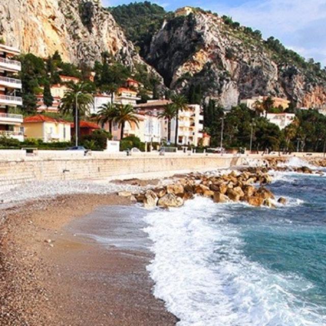 Plage Hawai De Menton